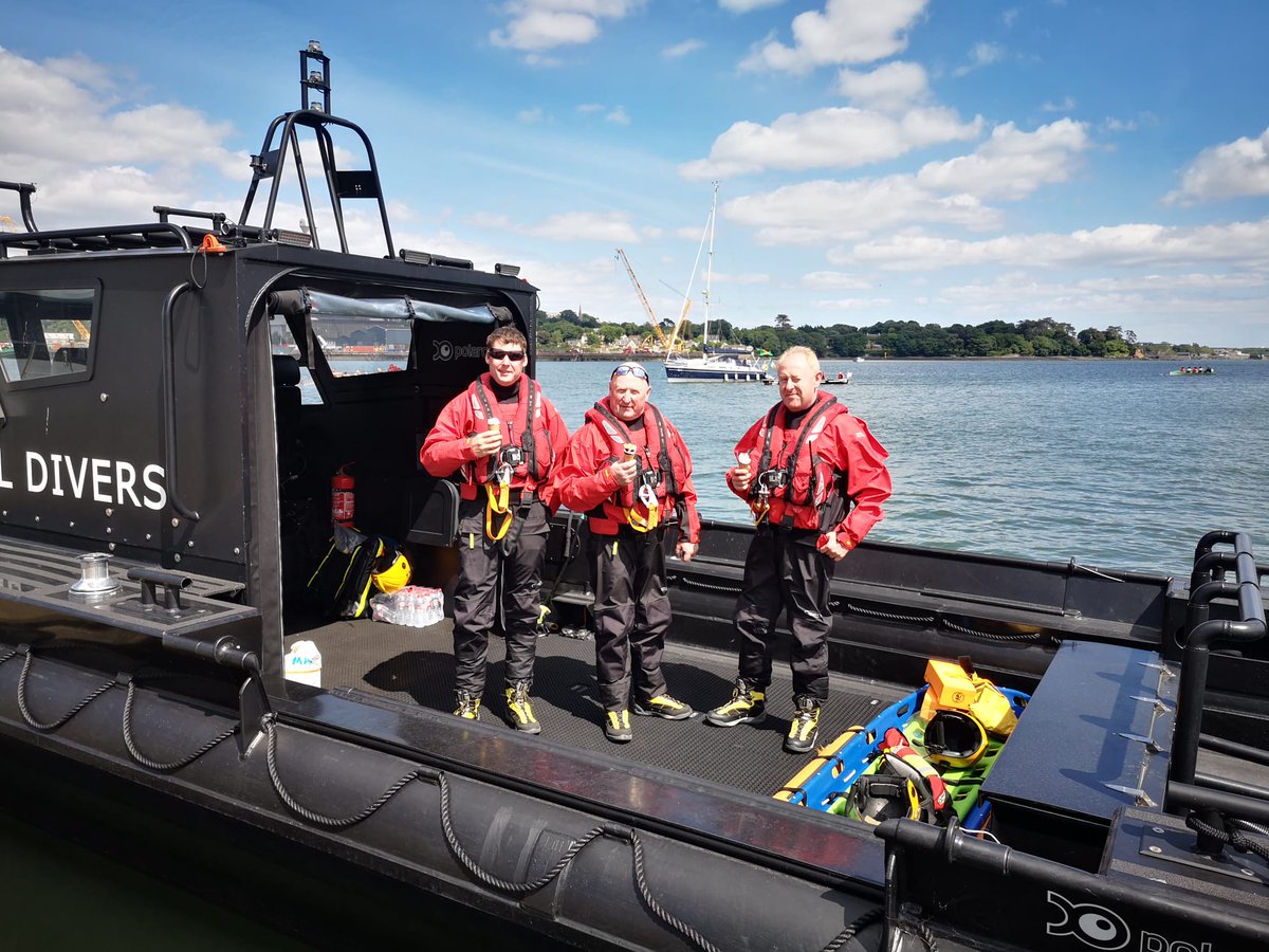 cc_civildefence's tweet photo. Thank you to @naval_service who supported us when we were committed to @CorkHarbourFest #OceanToCityRace  and in need of a  boat 🙈
We appreciate you having us on board today,  a great day to be on the water.
#MedicalBoat https://t.co/nCexABCebA