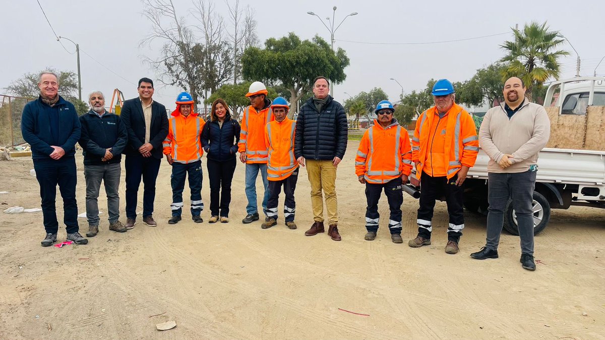 FelipeCarrazana's tweet photo. ✅ CUMPLIMOS con #PuntaMira , Gracias a Gestiones de Nuestro Senador @matiaswalkerp con Empresa #Ferronor, en conjunto con Dirigentas Sociales de #PuntaMira #Norte y #Sur con @dip_victorpinof @fmartinezcore . Se realizó el hito de Lanzamiento de Limpieza de #ViaFerrea 🚂 💪🏻 https://t.co/rdMItPFfai