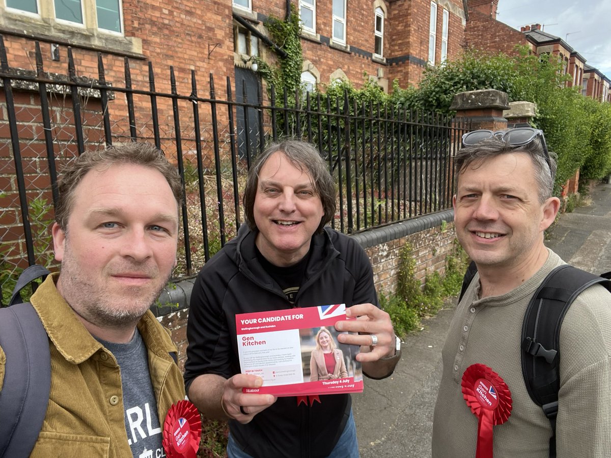 JoeWalkerUK's tweet photo. Brilliant to come up to Wellingborough to campaign for the fantastic @Gen_Kitchen_WR with the #HackneyOnTour crew. Lots of people voting Labour for the first time and ready for #change.
#VoteLabour #VoteChange ๐น https://t.co/UtNfscJj19