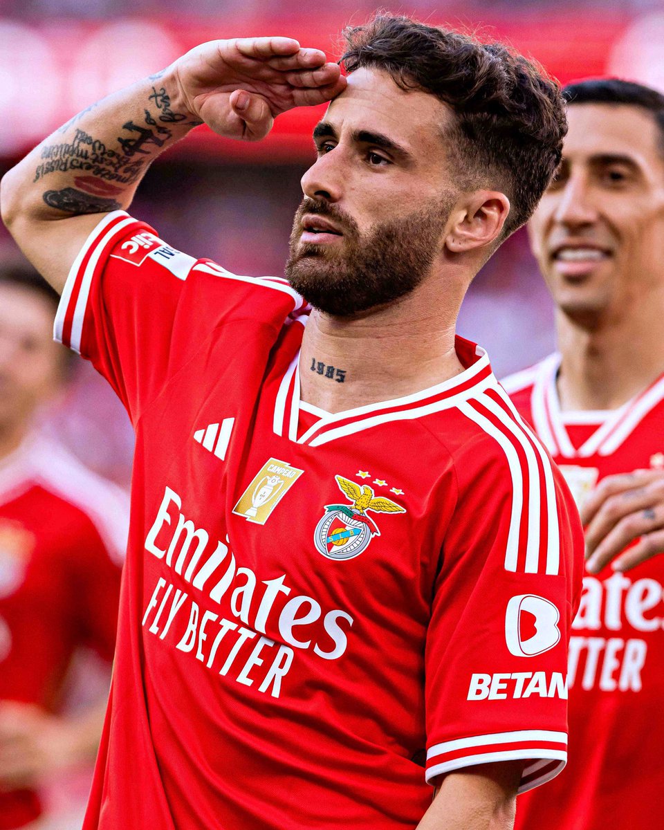 FabrizioRomano's tweet photo. 🚨🇵🇹 José Mourinho: “Rafa Silva to Fenerbahçe? He’s a great player, but I heard he’s close to joining Galatasaray”, told RTP Portugal. https://t.co/eghN5uphLK
