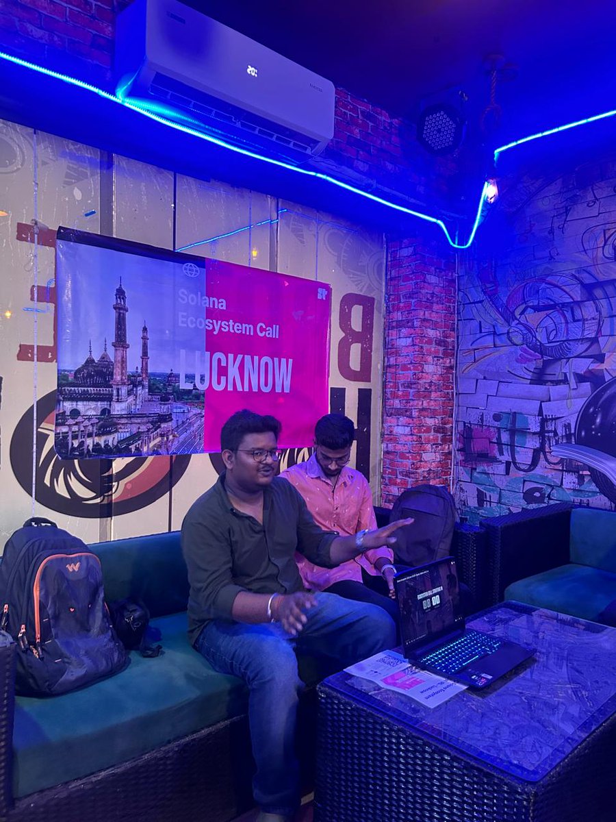 Shivakumarver17's tweet photo. Here's a pic from Solana Ecosystem Call IRL - Lucknow with @Mr_soul_pickr @Mr_soul_pickr @HasanalamAttar

@SuperteamDAO getting together in real life on @getriver_io 
Meeting fellow members and seniors was a valuable and interactive experience... https://t.co/a2gzqTqisX