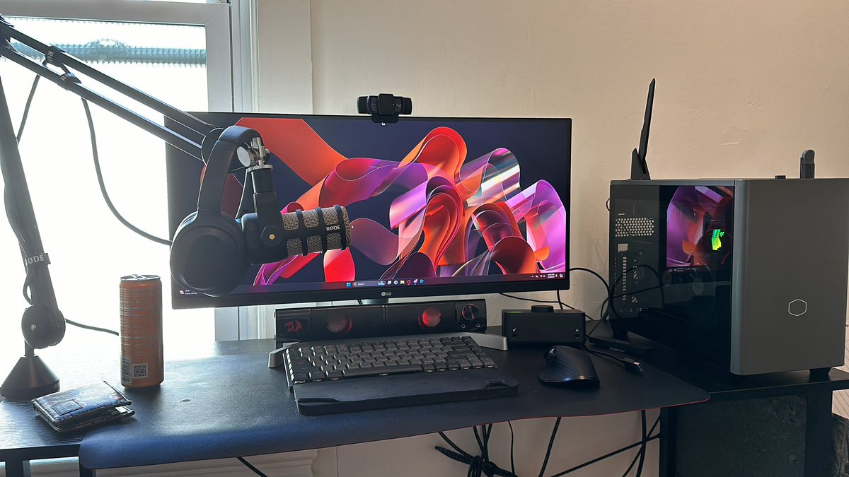 devsirozen's tweet image. Any vertical monitor recommendations??  Just got a new pc and looking to get a 2nd monitor to pair with my 29” Ultrawide
#Roblox #RobloxDev #ThanksDevEx