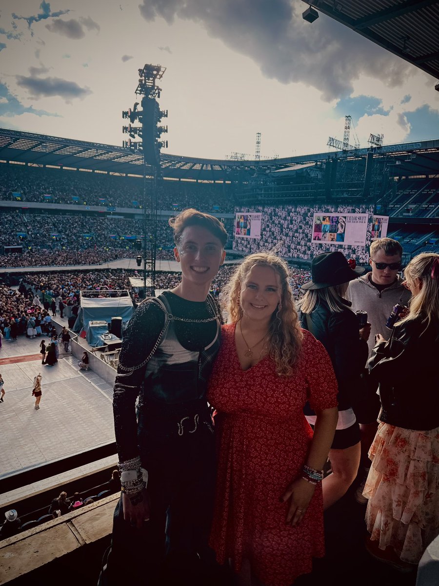 ryan_chatton's tweet image. What if i told you im back? ✌🏻✨
@taylorswift13 @taylornation13 

#TSTheErasTour #TSTheErasTourEdinburgh