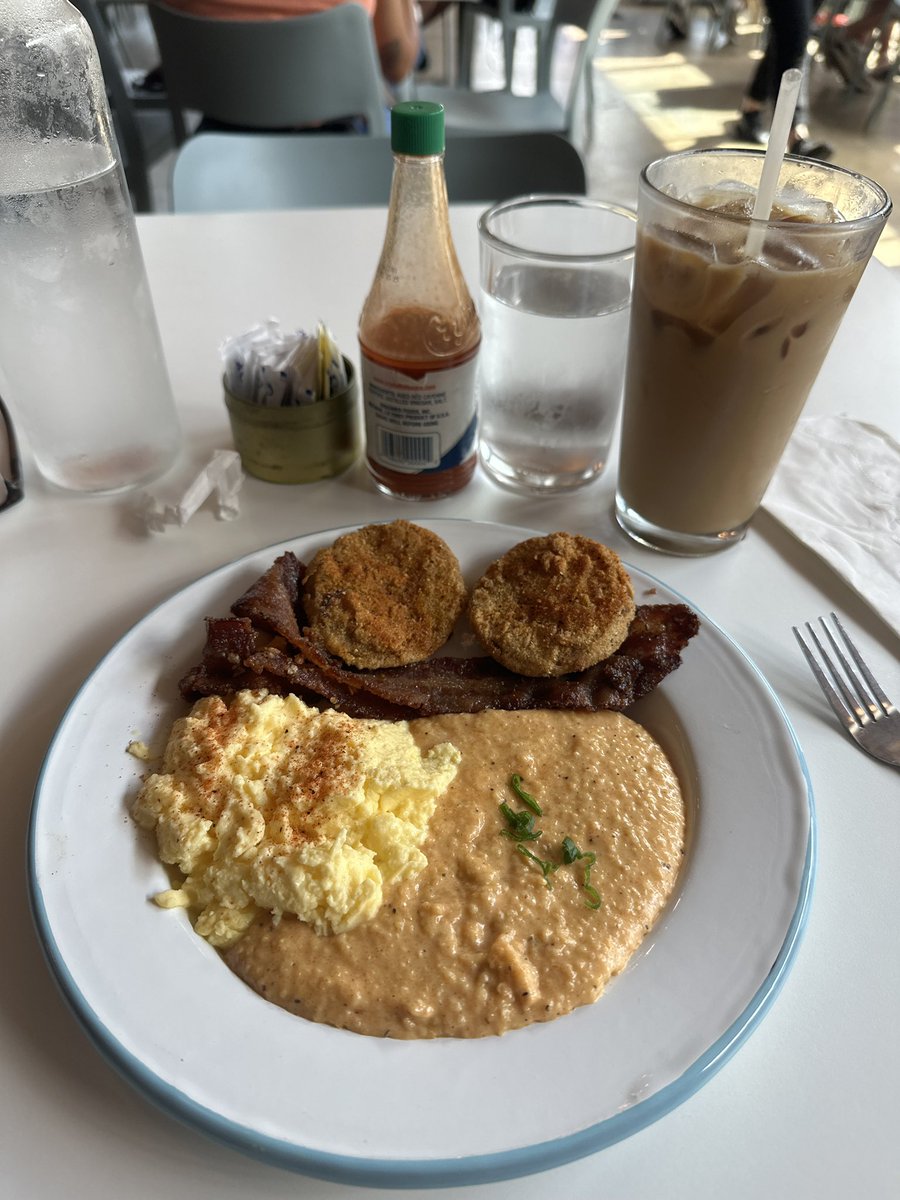 Nologicgrizz's tweet photo. @NOLABrunch_SA when a normal brunch, just want do! Love the new location on Broadway! https://t.co/F46UCJ5h6J