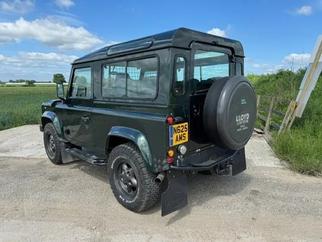 LandyStore's tweet photo. Ad:  1996 Land Rover Defender 90 300 Tdi County Station Wagon - Galvanised Chassis
On eBay here -->> https://t.co/zOmk9KGFWZ

 #LandRoverDefender90 #Defender300Tdi #CountyStationWagon #GalvanisedChassis #OffroadLife #4x4Life #ClassicCars #LandRoverLove https://t.co/mzd5xQutnq