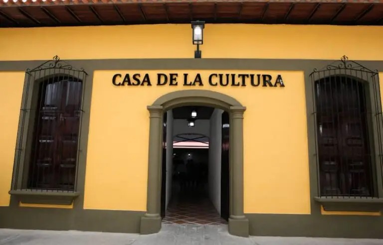PsuvAragua_ofic's tweet photo. Gran Misión Viva Venezuela rehabilitó Casa de la Cultura en Cagua

Más aquí 👉🏼 https://t.co/MTtLo71KPL

@NicolasMaduro
@dcabellor
@PartidoPSUV
@Soykarinacarpio
@ramolinap
@JG_COLMENARES
#SíVaNico https://t.co/wWABPRKLOU
