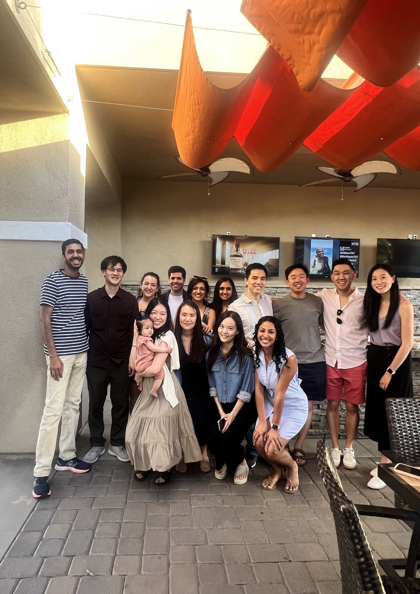 purviparwani's tweet photo. Graduating fellows last Hooray
I cooked
We ate
We laughed
We cried
We an evening together in their honor.
#LLUHeart https://t.co/5AutXotE8m