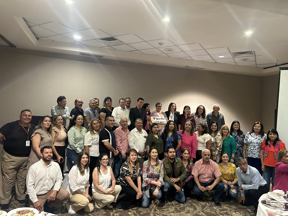 #Renovación, #Reconocimiento e #Inforne
La Asociación de Periodistas y Comunicadores 7 de Junio conmemora 25 años de su fundación
En el marco del Día de la Libertad de Expresión, rinde protesta el periodista Jesús Bustamante como presidente para el periodo 2024-2026.