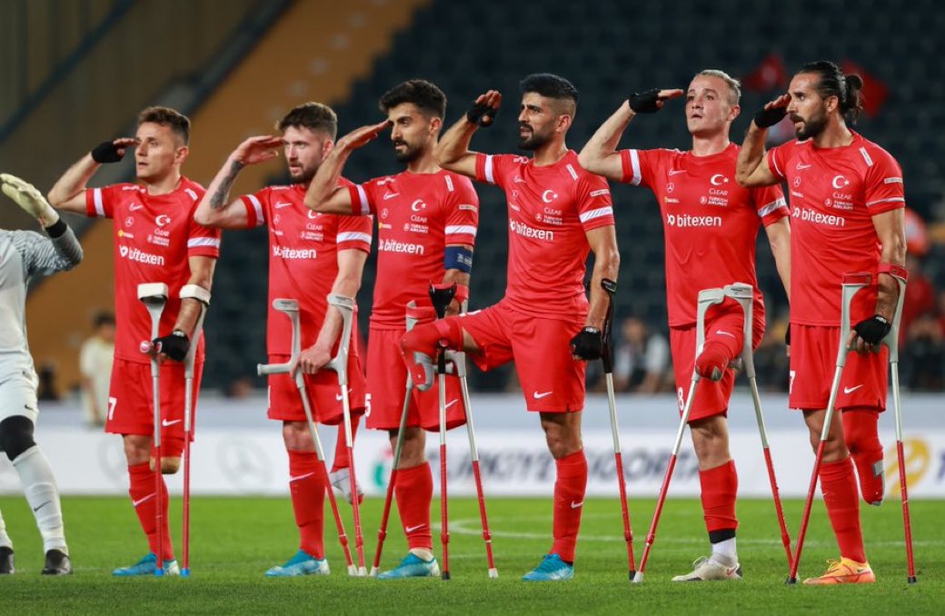 Ampute Milli Futbol Takımı, İspanya'yı 3-0 yenerek Avrupa şampiyonu oldu.