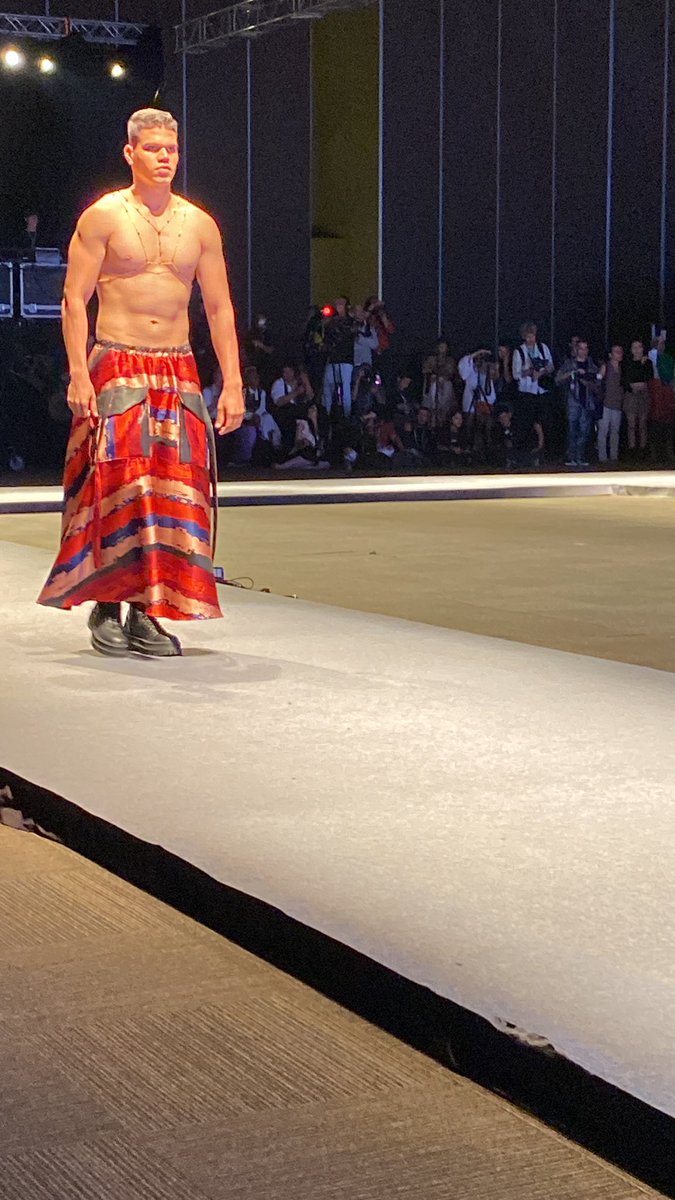 soyjsebas18's tweet image. Pasarela del diseñador Colombiano radicado en Miami #ReiGiraldo en #DistritoModa