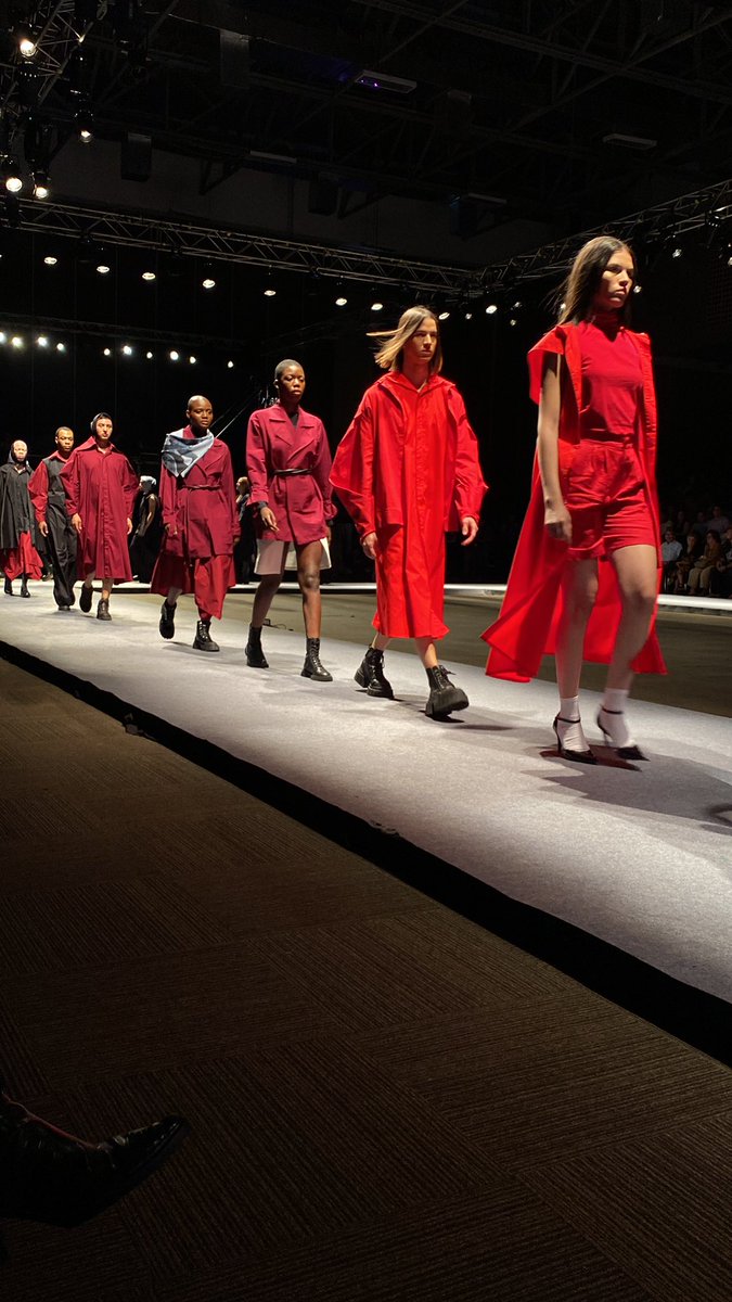 soyjsebas18's tweet image. Pasarela #ZorroGris en #DistritoModa