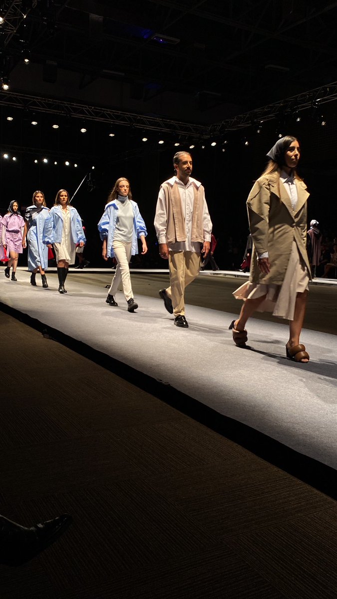 soyjsebas18's tweet image. Pasarela #ZorroGris en #DistritoModa