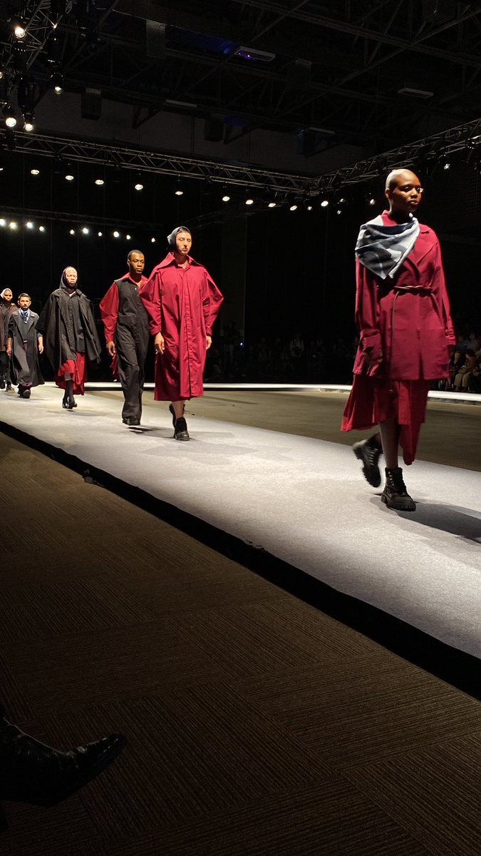 soyjsebas18's tweet image. Pasarela #ZorroGris en #DistritoModa