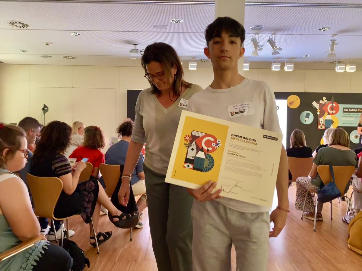 inscanoriac's tweet photo. Els centres educatius han de ser centres de creació i difusió cultural, referents al barri, a la ciutat i al poble. La comunitat educativa els ha de reivindicar com a espais reals de democràcia cultural i artística.
Premi #EscolaTransformadora #ElsBaldiri2024 @FundacioCarulla https://t.co/mYv1uSoZxL