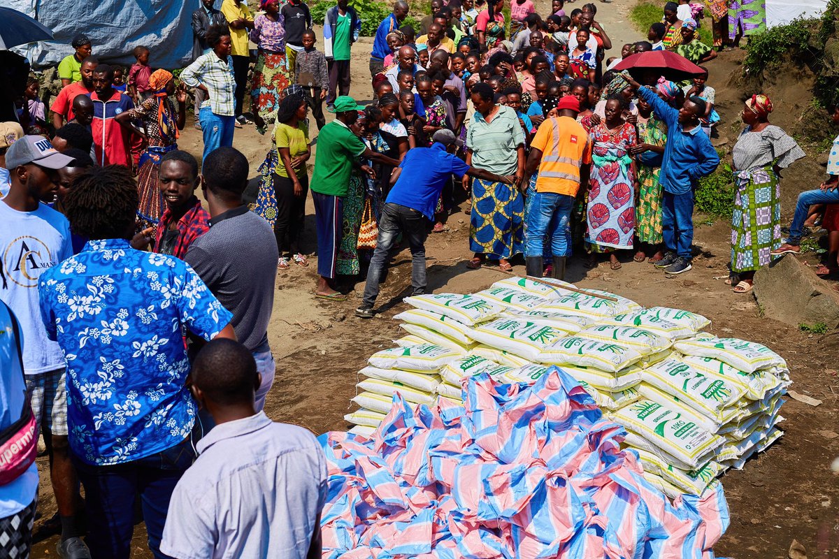 JeanLucMaroy4's tweet photo. Lors de la conférence sur les déplacés internes en Afrique, à laquelle j’ai été invité pour représenter la République Démocratique du Congo (RDC), nous avons longuement discuté de la situation préoccupante à l’est du pays. 1/6 @Poncia_N @leParrainRDC @techneismuse @MiandaMH https://t.co/JsUFU0IYQX
