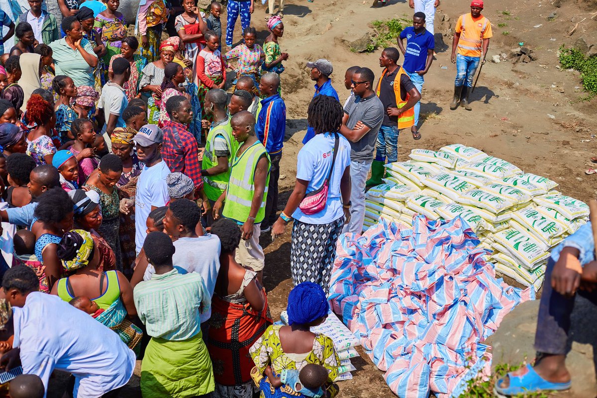 JeanLucMaroy4's tweet photo. Lors de la conférence sur les déplacés internes en Afrique, à laquelle j’ai été invité pour représenter la République Démocratique du Congo (RDC), nous avons longuement discuté de la situation préoccupante à l’est du pays. 1/6 @Poncia_N @leParrainRDC @techneismuse @MiandaMH https://t.co/JsUFU0IYQX