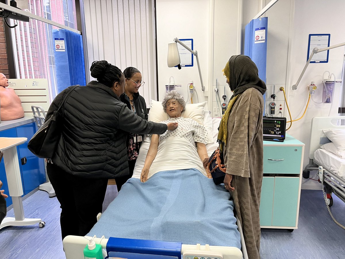 amywamburu's tweet photo. What a fantastic morning we had at the Open Day for our Nursing and Midwifery students at Buckinghamshire New University, Uxbridge Campus! The prospective students were thoroughly impressed with our high-fidelity manikins which can breathe, cough, scream, and talk. https://t.co/ULUThL2tsj