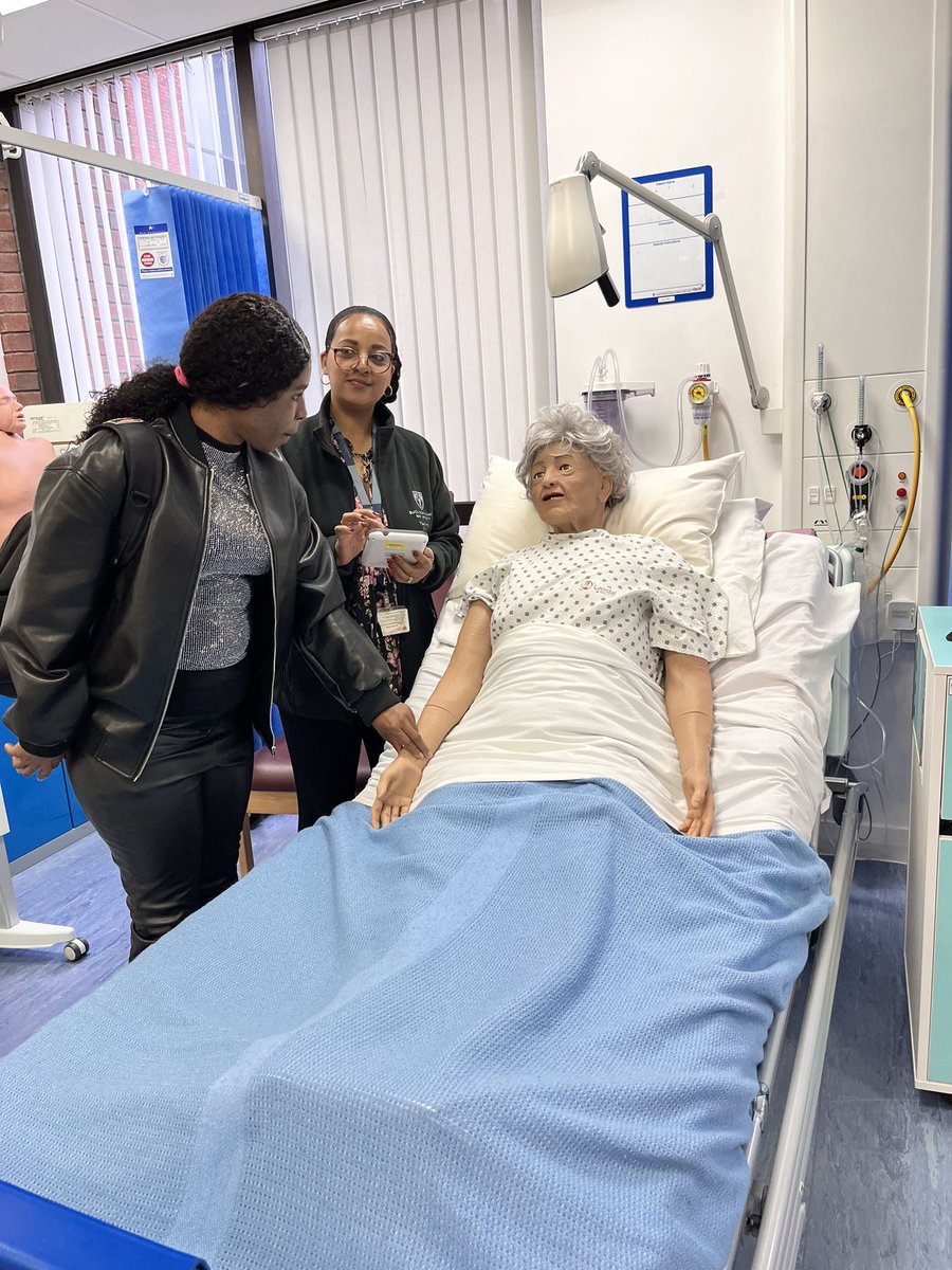 What a fantastic morning we had at the Open Day for our Nursing and Midwifery students at Buckinghamshire New University, Uxbridge Campus! The prospective students were thoroughly impressed with our high-fidelity manikins which can breathe, cough, scream, and talk.