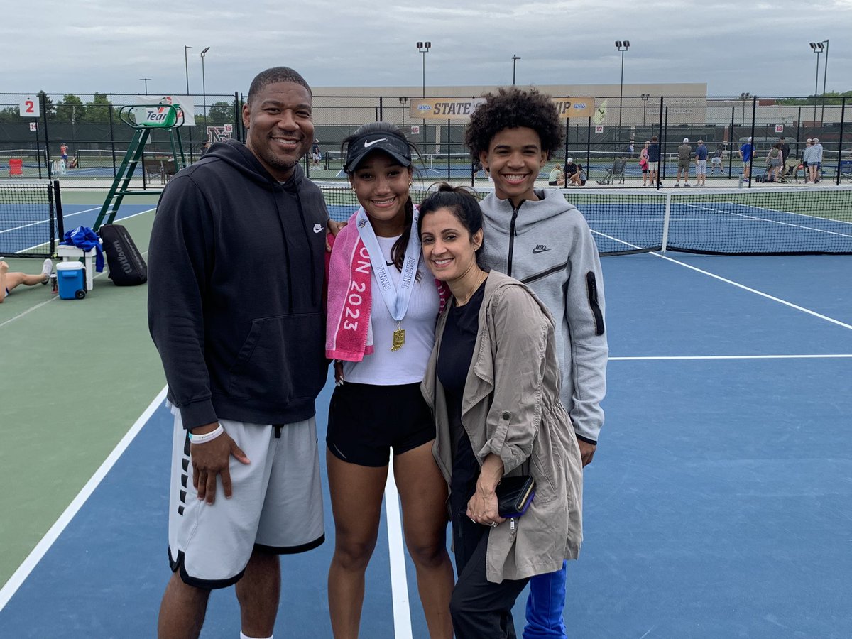 lnwildcats's tweet photo. Issy May concluded her amazing high school career today: 
2X IHSAA State Finalist
4X All-State
4X All-Marion County
4X All-MIC
LN Athlete of the Year
MCCGSA Athlete of the Year
Distinguished Scholar
Scholarship to Seton Hall
We are proud of you Issy! @LNHSwildcats @ltgoodnews https://t.co/CbdCCmusH4