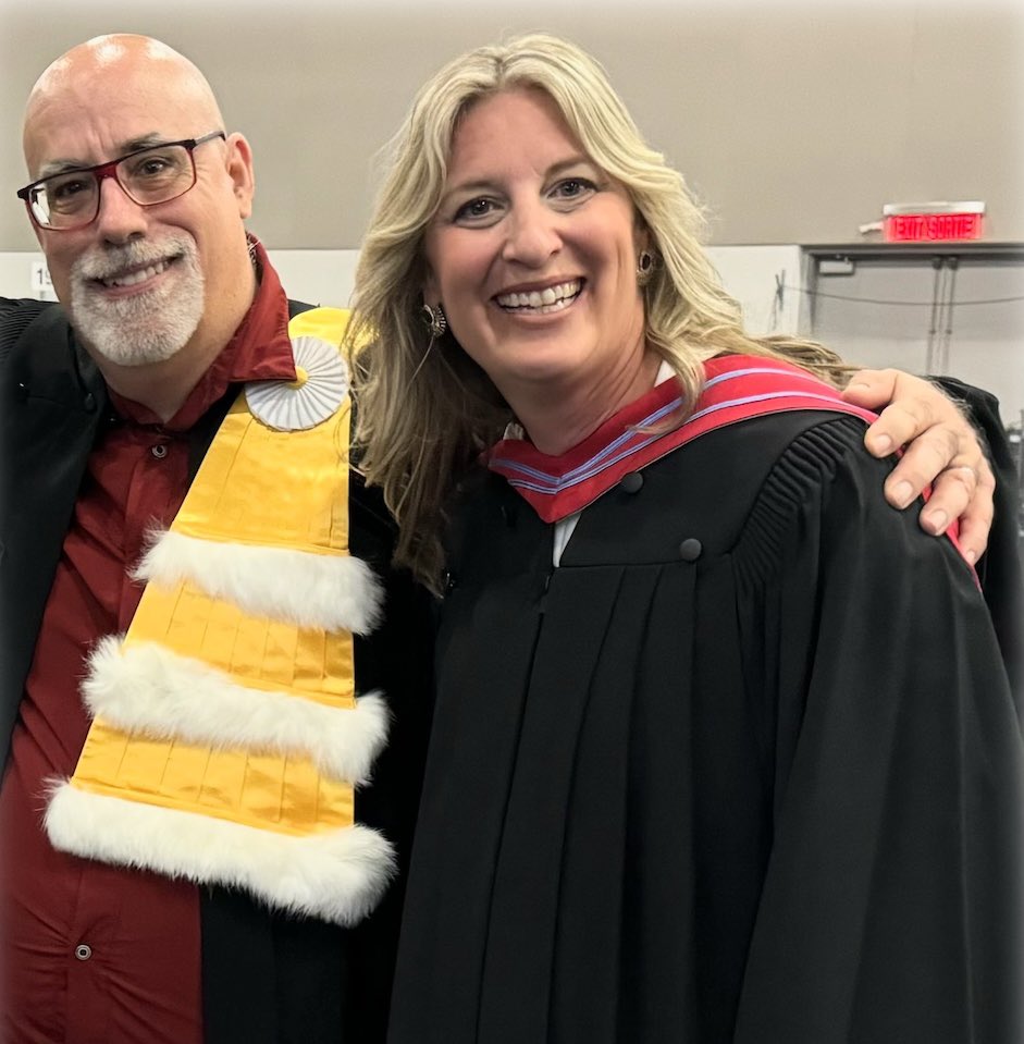 Bravo à Michelle Dorion qui a obtenu officiellement son doctorat hier ! Très fier de toi <a href="/dorion_michelle/">Michelle Dorion</a> !