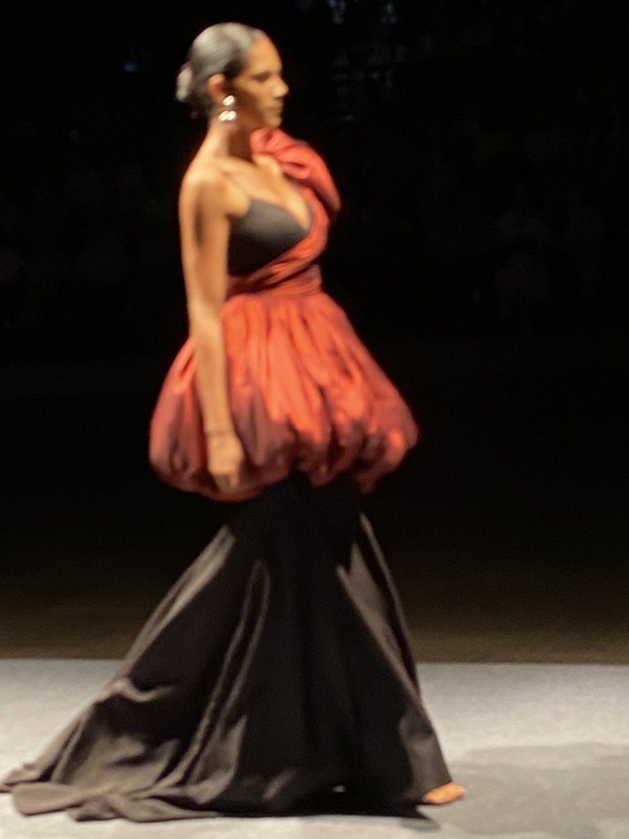 soyjsebas18's tweet image. Pasarela del diseñador #EstevanValencia en #DistritoModa