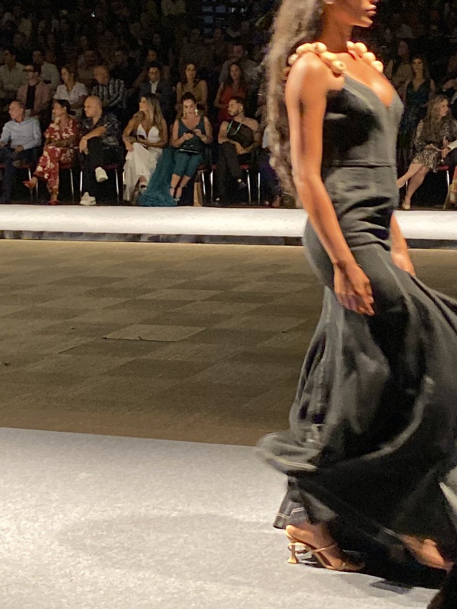 soyjsebas18's tweet image. Pasarela del diseñador #EstevanValencia en #DistritoModa