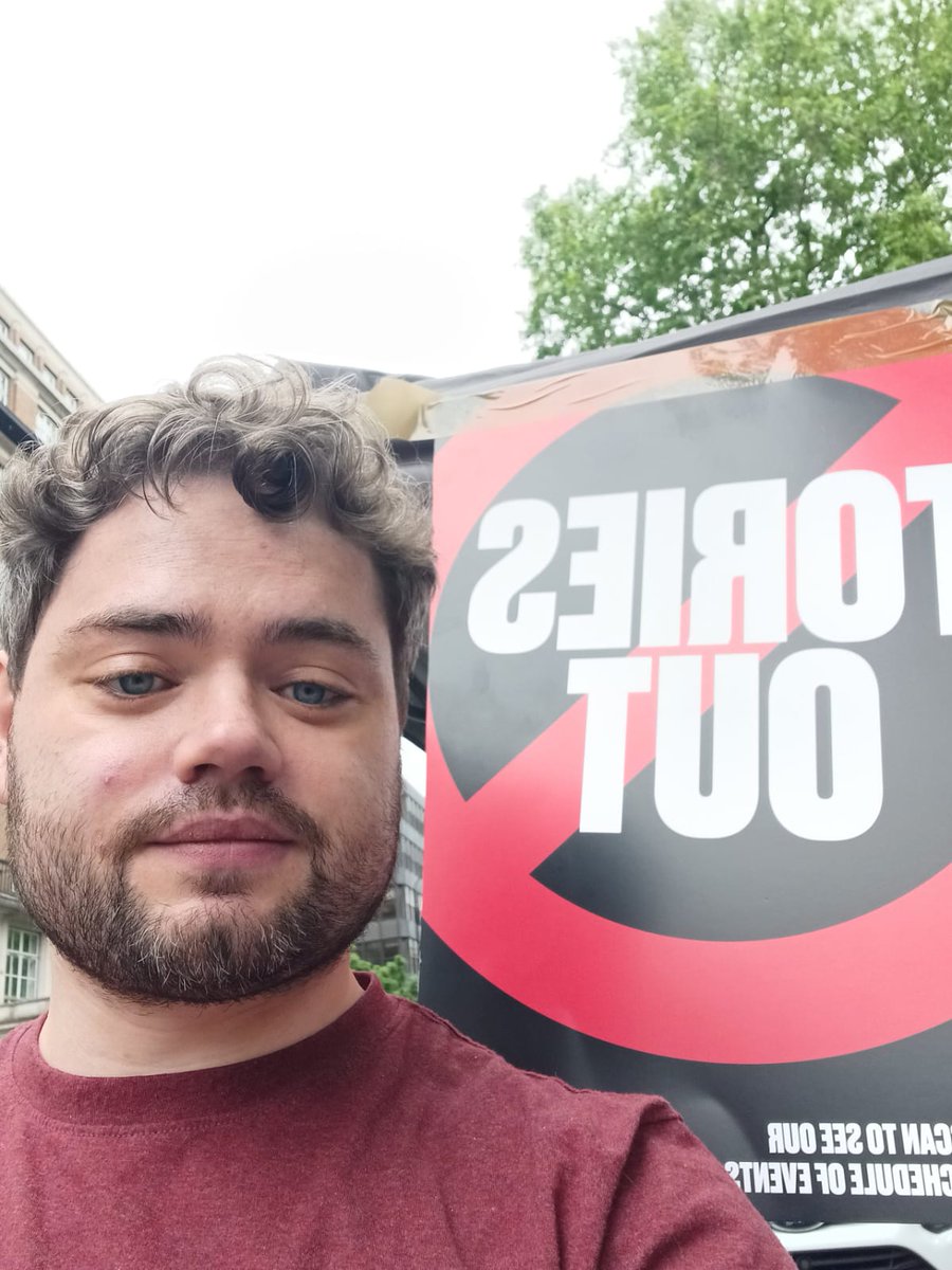 BrumStWC's tweet photo. STW Birmingham secretary Rob today in London for the #nationalmarch
@STWuk @PSCupdates
#palestine #london #birmingham #uk #StopGazaGenocide #protest https://t.co/ZKi34s9R8k