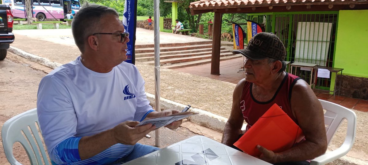 inea_venezuela's tweet photo. #8Jun Estuvimos en #CiudadBolivar a través de nuestra @capiptoCBolivar realizando una Jornada Integral en atención a los pescadores artesanales y población de #Palmarito en conjunto con @Insopesca y la defensoría pública dándole solución a sus necesidades.
🧵1/2

#SíVaNico https://t.co/bXqpgRD0hQ