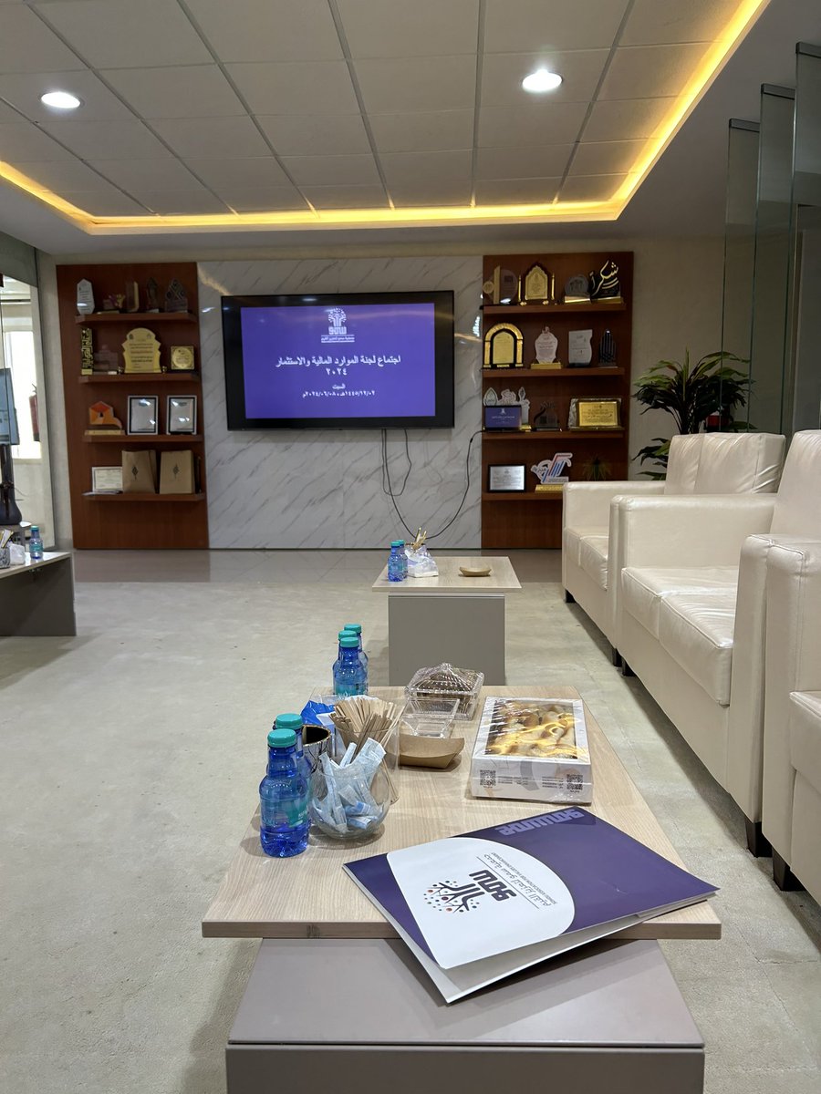 GSumo2030's tweet photo. #خبر |🔖

عقدت جمعية سمو اجتماع لجنة الموارد المالية والاستثمار في يوم السبت ١٤٤٥/١٢/٢ ..
برئاسة أ.حمد الزامل ..
وعضوية أ.نزار الحركان و أ.أحمد الغرير وأ.سليمان الملوحي وبحضور المدير التنفيذي أ.محمد الغشام لمناقشة إيرادات الجمعية و طرق تنمية الموارد المالية وتحقيق استدامتها . https://t.co/01Z6Mnkmw7