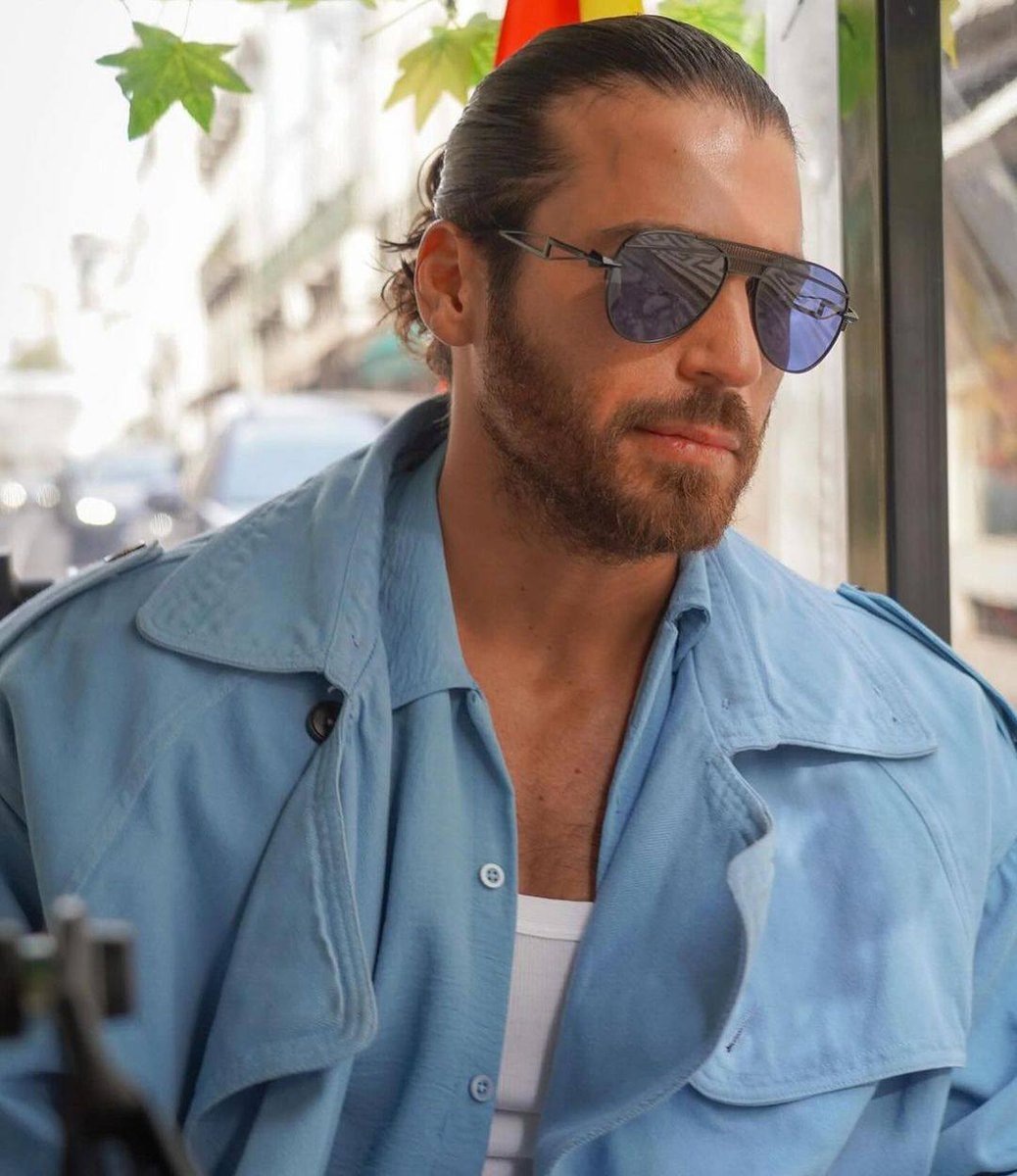 Hello my lovely fans my BTS membership card is available now drop a direct message to message my manager 🥰🌹