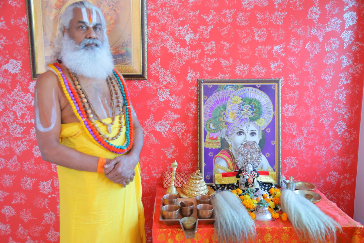MaharjSwami's tweet photo. जय श्रीमन्नारायण 🚩
#swamiji #india #ramji #prayagraj https://t.co/VPFhKARM10