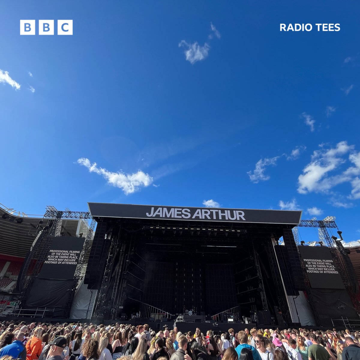 BBCTees's tweet image. Stage = set ✅
Sun = shining ☀️

#JArmy | #Boro | #UTB