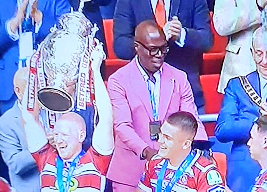 Jeans_Gems's tweet photo. First TRY ever ๐ for Captain #LiamFarrell in a #ChallengeCupFinal The smile says it all ๐๐My Cousin Kevin - a lifelong #WiganWarriors Fan like myself,watched the game in #Portugal with his lovely wife, Carol๐ป @WiganWarriorsRL @St_John_Fisher @SteveMilner1960 @goldfinches12 https://t.co/kVyN9dF61o