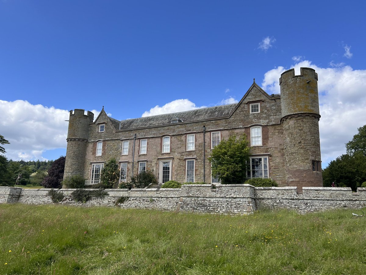 Laura Gregory tweet media