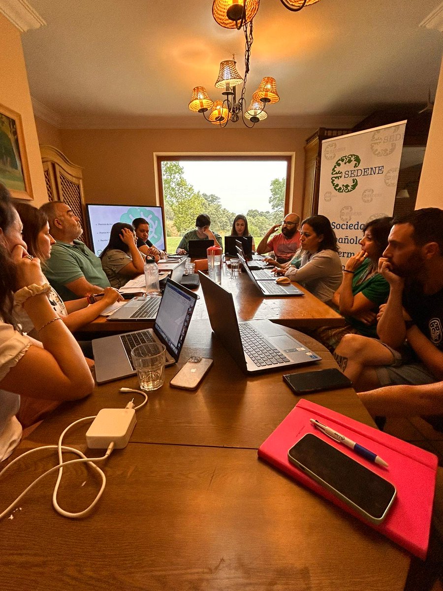 sedenered's tweet photo. Este fin de semana nos hemos reunido la  Junta Directiva  @sedenered 
👉Seguimos  ultimando programa científico y actividades del prox. Congreso
👉Actividades y desarrollo de las vocalías 
👉proyectos 
#neurored #enfermerianeurologica https://t.co/gWraCvndvZ