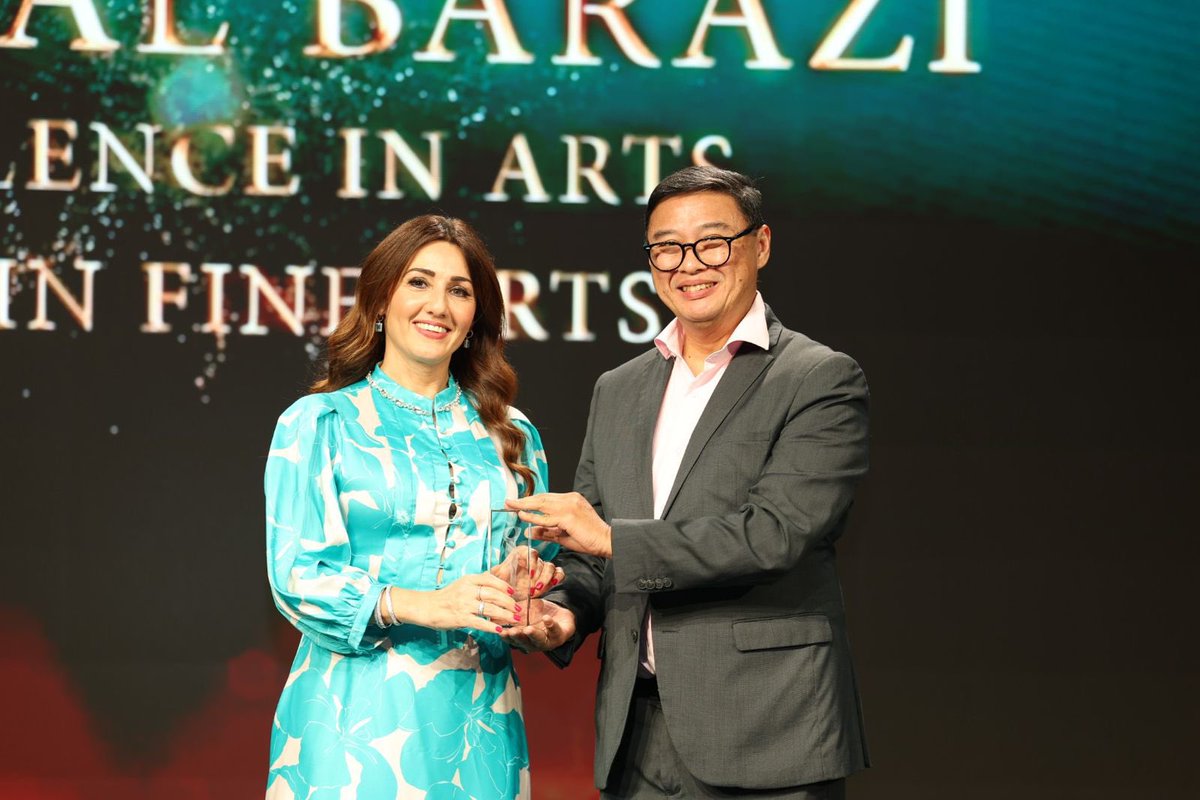 gulfnewsplus's tweet photo. Nada Al Barazi gets Excellence in Arts - Best in Fine Arts award
https://t.co/9jhcHvU8nV
#ExcellenceAwards2024#GulfNews #BeingShe https://t.co/RRcqSMNU1R