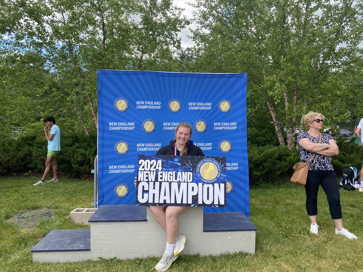 luv2throhammer's tweet photo. Congratulations to New Canaan’s Lauren Smith who placed third at the New England Championships! https://t.co/QFiSQWmrus