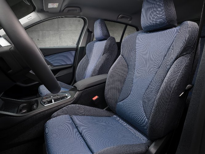 MotospotB's tweet photo. The iconic BMW 1 Series steps into its fourth generation, redefining the benchmarks of sportiness, sustainability, and cutting-edge technology The exterior of the new BMW 1 Series exudes athleticism and sophistication.
READ HERE ⬇️👇 
https://t.co/AzeenzJWU3
   @CapitalMotorsBW https://t.co/DSkzFFiWKP