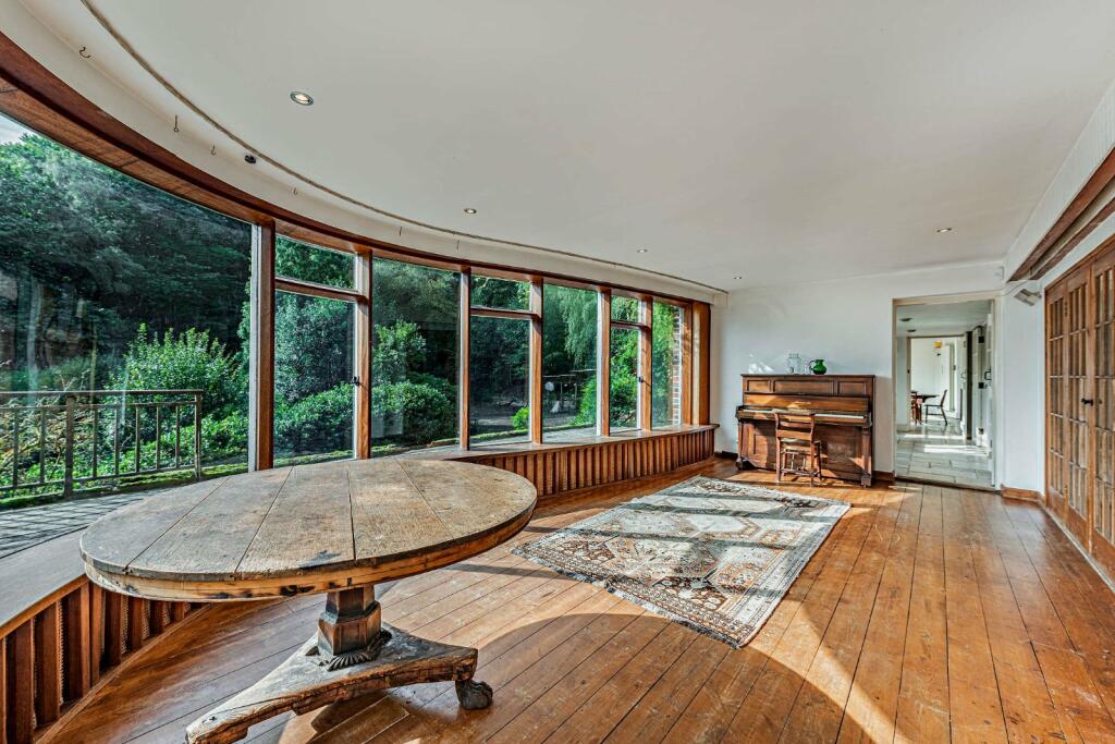BlueDoorUK's tweet photo. New Property Available!
Haslemere, GU27
This stunning detached property is a beauty surrounded by delightful woodland in a highly desirable and secluded location in one of Haslemere’s most sought after residential roads!
https://t.co/1NhJmEupBR
#Haslemere #AvailableProperty https://t.co/wrv3wxM7qe