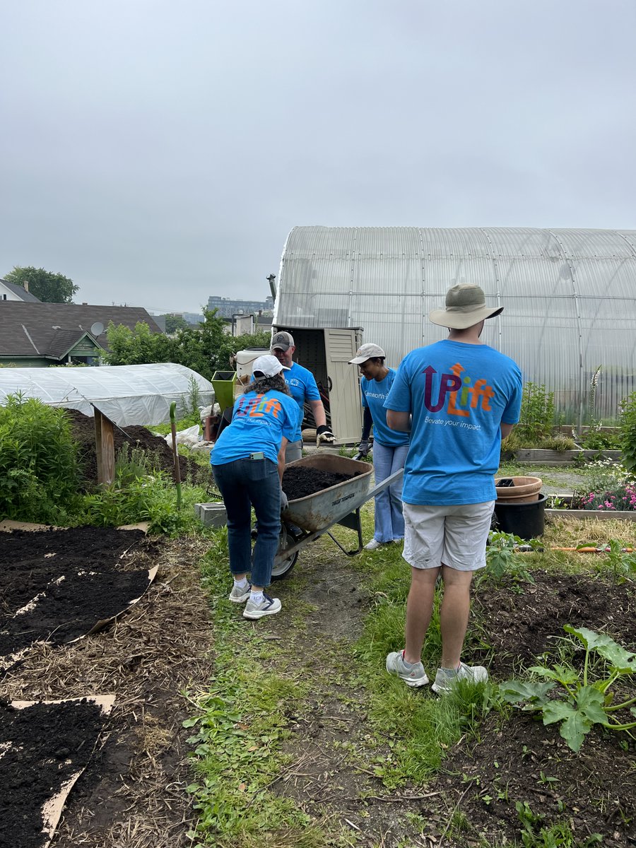 Thank you to the <a href="/Genworth/">Genworth</a> team who came out to volunteer their time with @Fairgatefarm during our #DayofAction