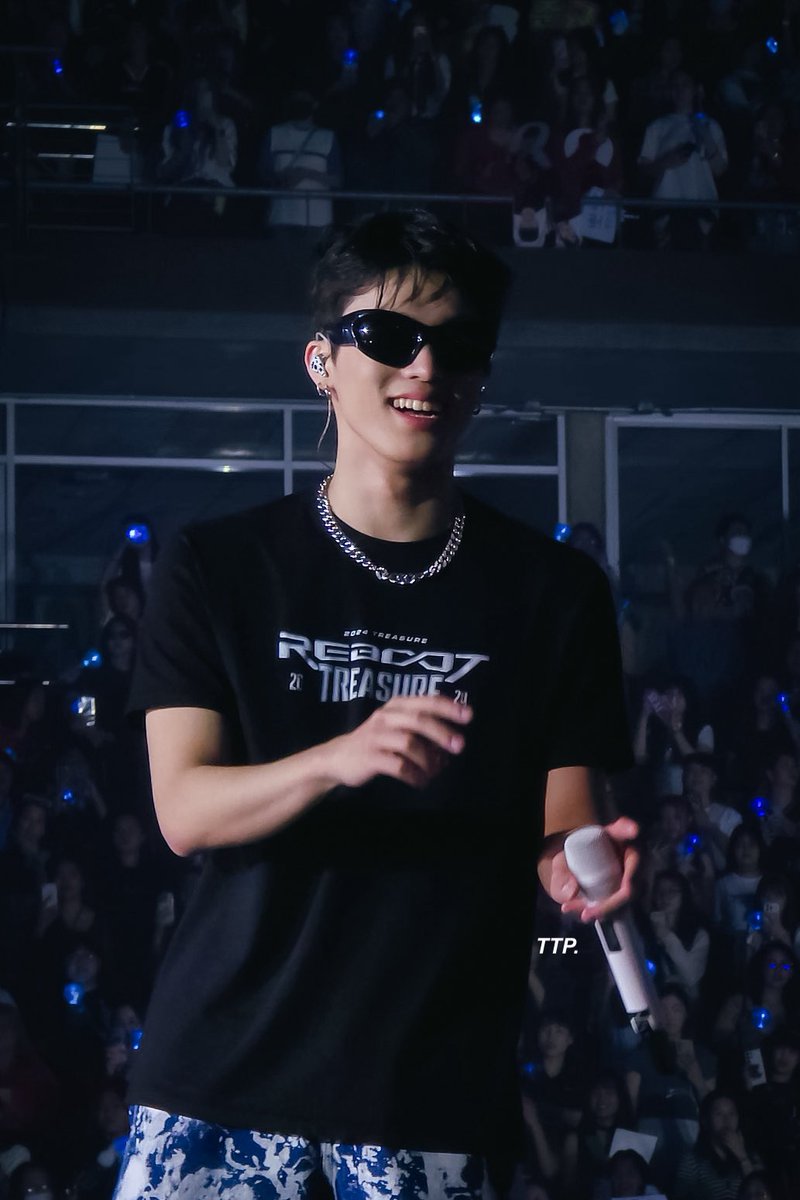 tyffyfiify's tweet photo. ไอ้เราใส่แว่นแล้วเท่ซะด้วย 😎

#TREASURE_REBOOT_IN_BANGKOK
#PARKJEONGWOO #박정우 
#TREASURE #트레저 https://t.co/oMFdbSPwgn