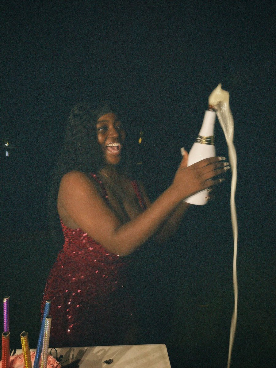 n_ayimaa's tweet image. 06/06✨