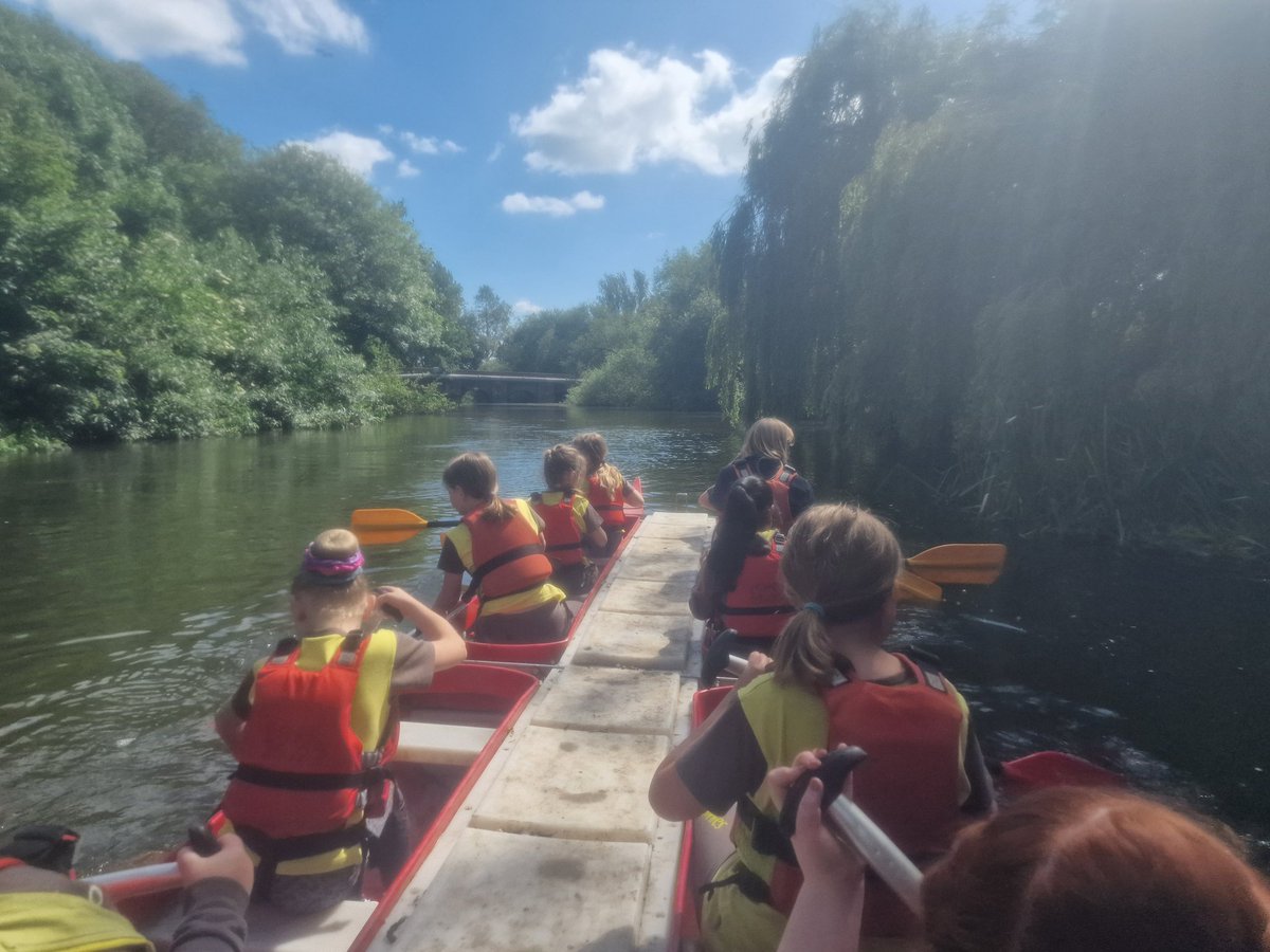 Amazing privilege to volunteer at 1st Ratby Rainbows and Brownies <a href="/GirlguidingLeic/">Girlguiding Leicestershire</a> <a href="/GirlguidingMids/">Girlguiding Midlands</a> and see girls have fun and challenge themselves.