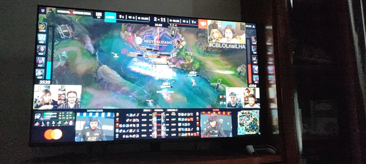 cheirasmalputo's tweet photo. Assistindo de PORTUGAL! 
#goloud 
#cblolnailha https://t.co/fDojiho2kP