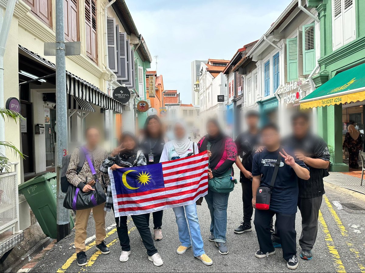 shuttle_tiger's tweet photo. Hujan di Singapura, Pelangi di Jakarta 💪

#STGR #DemiMalaysia https://t.co/IFR2ZqDx3I