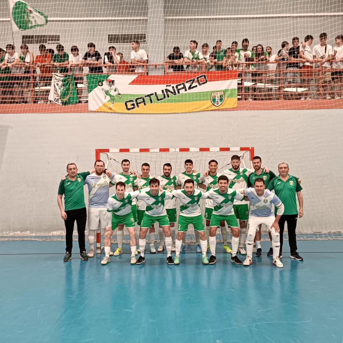 Finallllllll en Orkoiennnnn.

Victoria por 1-8 en el partido de ida del Play Off de ascenso.
La eliminatoria está muy encarrilada pero todavía nos queda la vuelta en Albelda. Un partido que tiene que ser una fiesta para todos. Así que no hagáis planes para el sábado a las 20:00