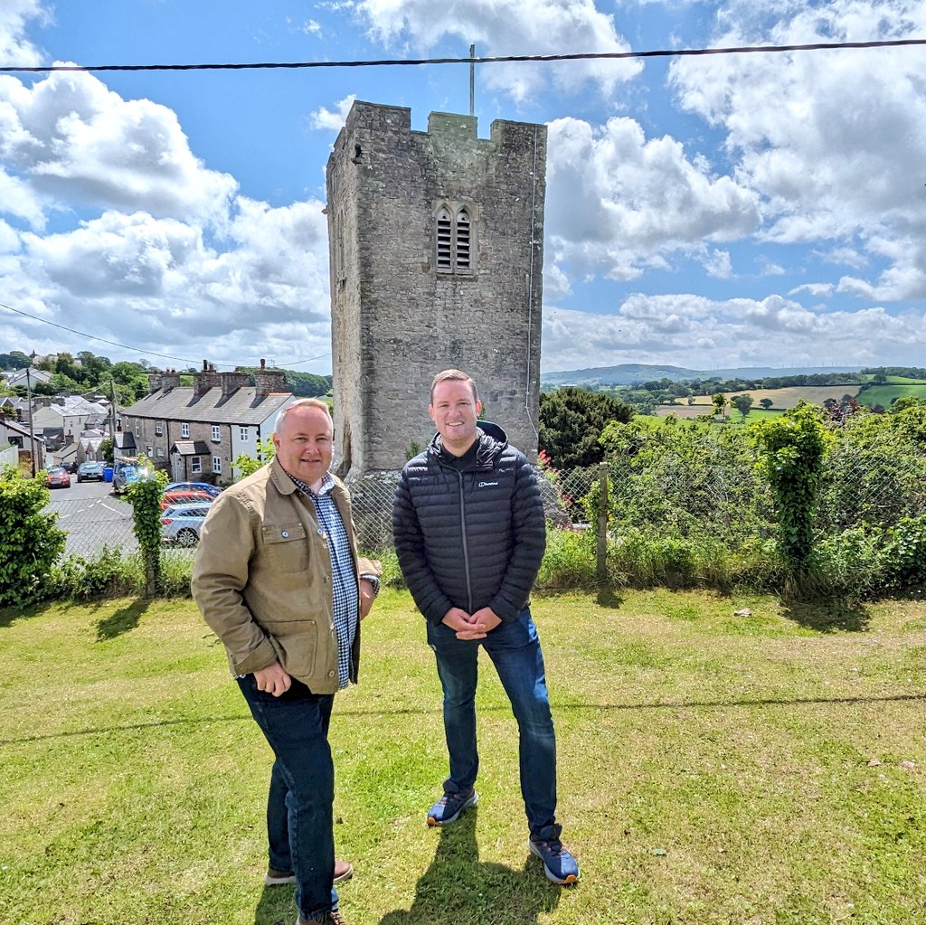 DarrenMillarMS's tweet photo. ☀️ Lots of sunshine on the campaign trail in Trefnant, Henllan and Denbigh today!

#BackMillar
#ClwydNorth
#Millar4ClwydNorth https://t.co/2WySg56MUf