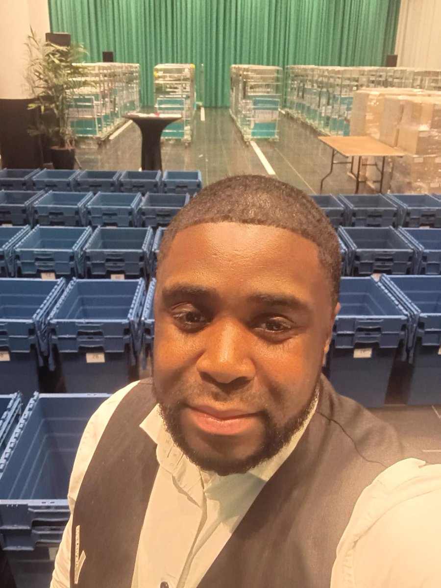 Deze week stond in het teken van de Europese verkiezingen. Een mooie samenwerking tussen diverse diensten en partijen. Zo werden o.a. 92 locaties ingericht als stemlocatie, in de topsporthal van Almere werd een tel-locatie voor de stembiljetten ingericht voor meer dan 200