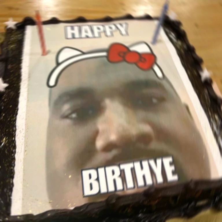 _iessanu's tweet photo. feliz cumpleaños al amor de mi vida (kanye west) https://t.co/jeMqlciAJO