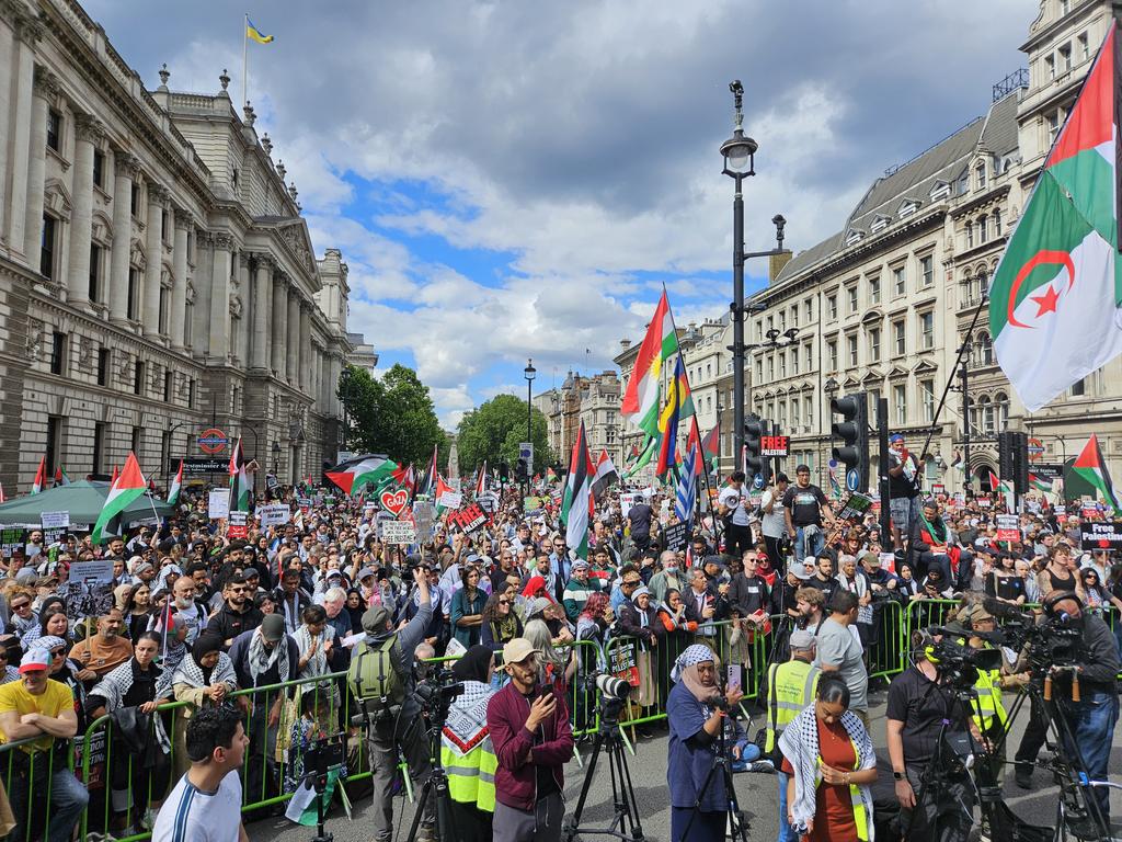 Campaign for Nuclear Disarmament tweet media